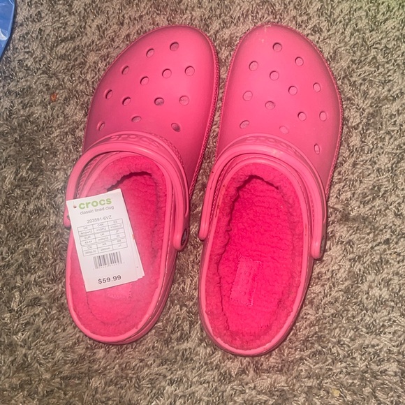 New Pink Fuzzy Lined Crocs - Picture 1 of 4